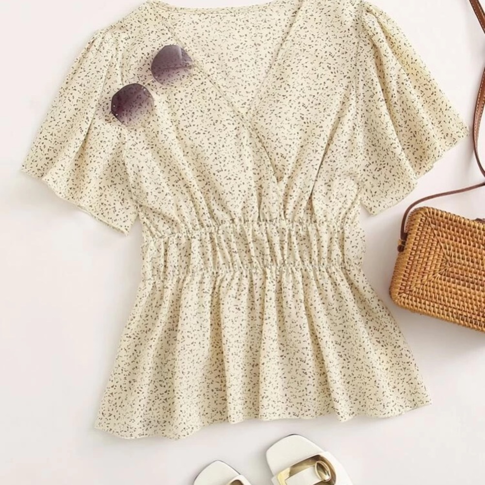 Confetti print butterfly  sleeve peplum- v neck
